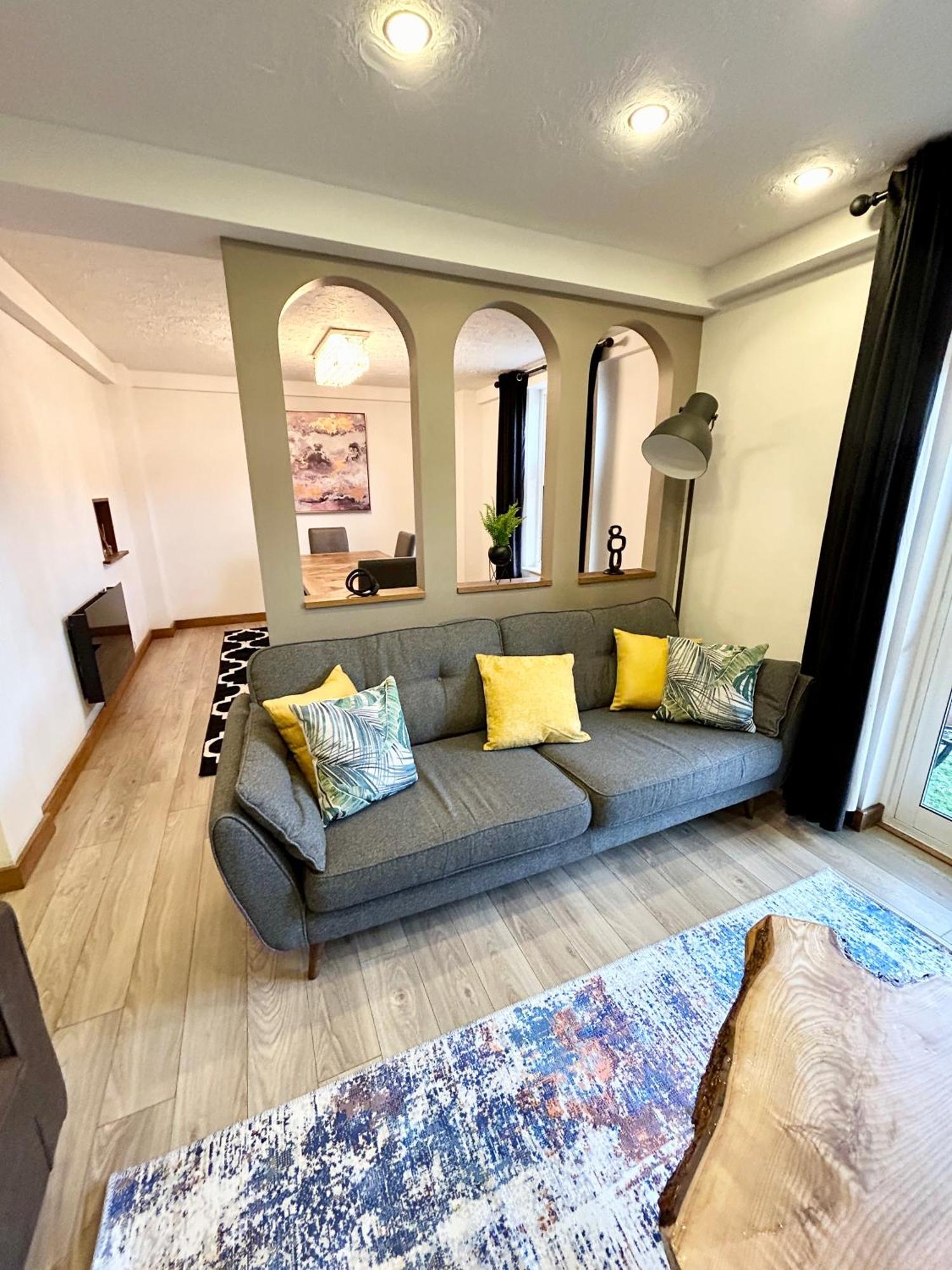 סאות'המפטון Spacious 3 Bedroom Apartment Close To Marina, 2 Parking Spaces, Kingsize Or Single Beds מראה חיצוני תמונה