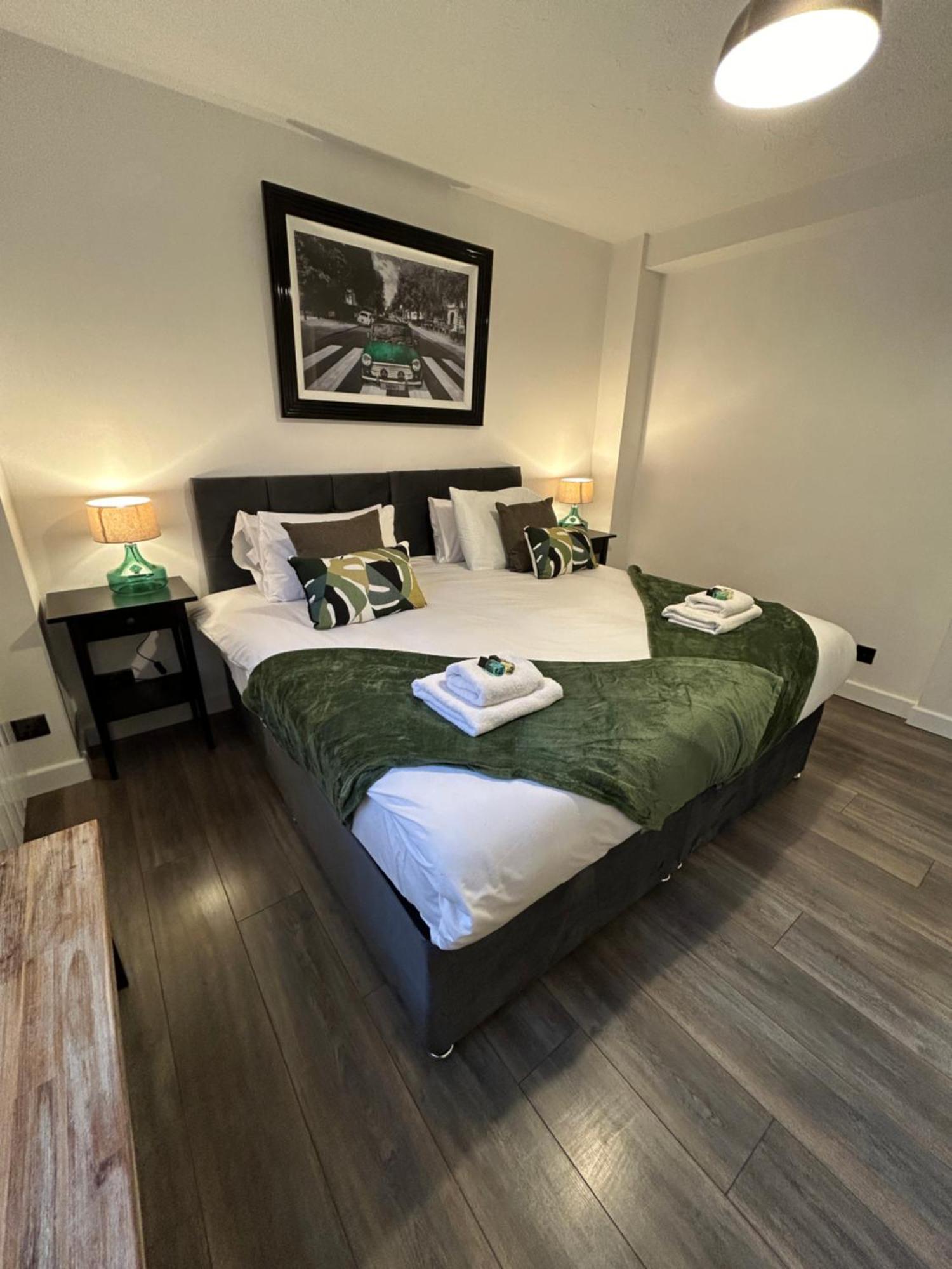 סאות'המפטון Spacious 3 Bedroom Apartment Close To Marina, 2 Parking Spaces, Kingsize Or Single Beds מראה חיצוני תמונה