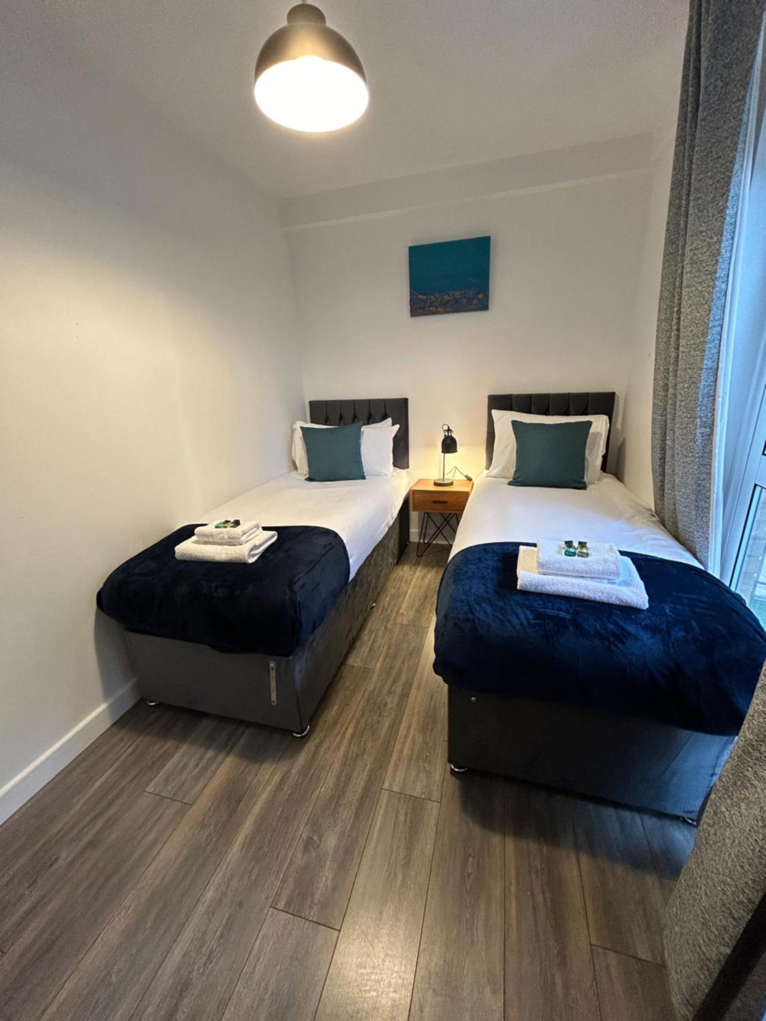 סאות'המפטון Spacious 3 Bedroom Apartment Close To Marina, 2 Parking Spaces, Kingsize Or Single Beds מראה חיצוני תמונה
