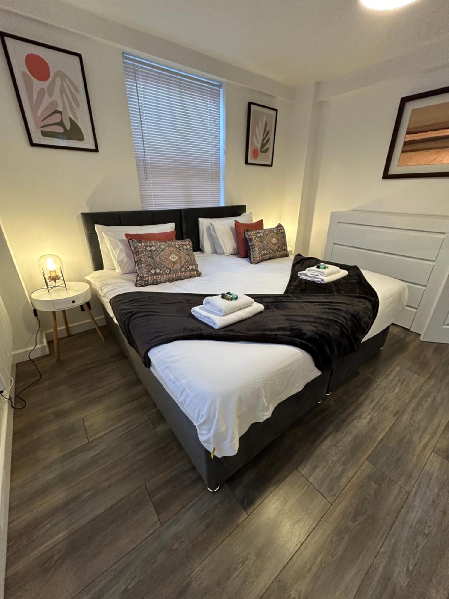 סאות'המפטון Spacious 3 Bedroom Apartment Close To Marina, 2 Parking Spaces, Kingsize Or Single Beds מראה חיצוני תמונה