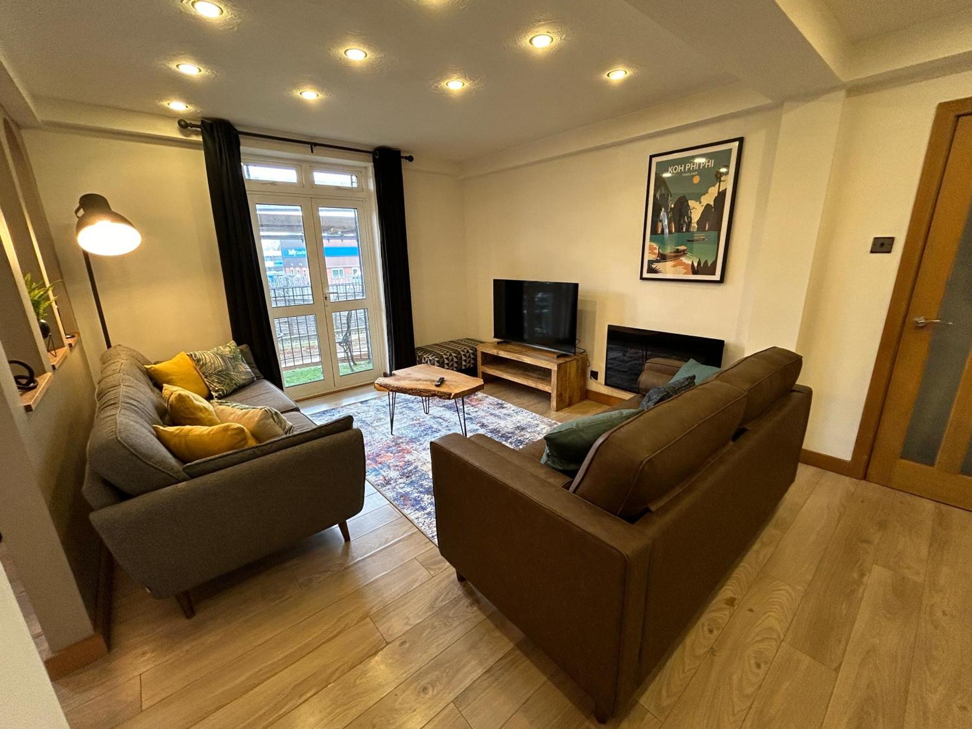 סאות'המפטון Spacious 3 Bedroom Apartment Close To Marina, 2 Parking Spaces, Kingsize Or Single Beds מראה חיצוני תמונה