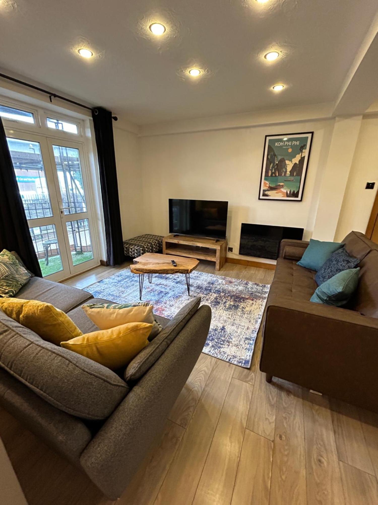 סאות'המפטון Spacious 3 Bedroom Apartment Close To Marina, 2 Parking Spaces, Kingsize Or Single Beds מראה חיצוני תמונה